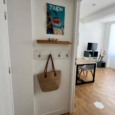 T2 Cocooning Center-4 People *